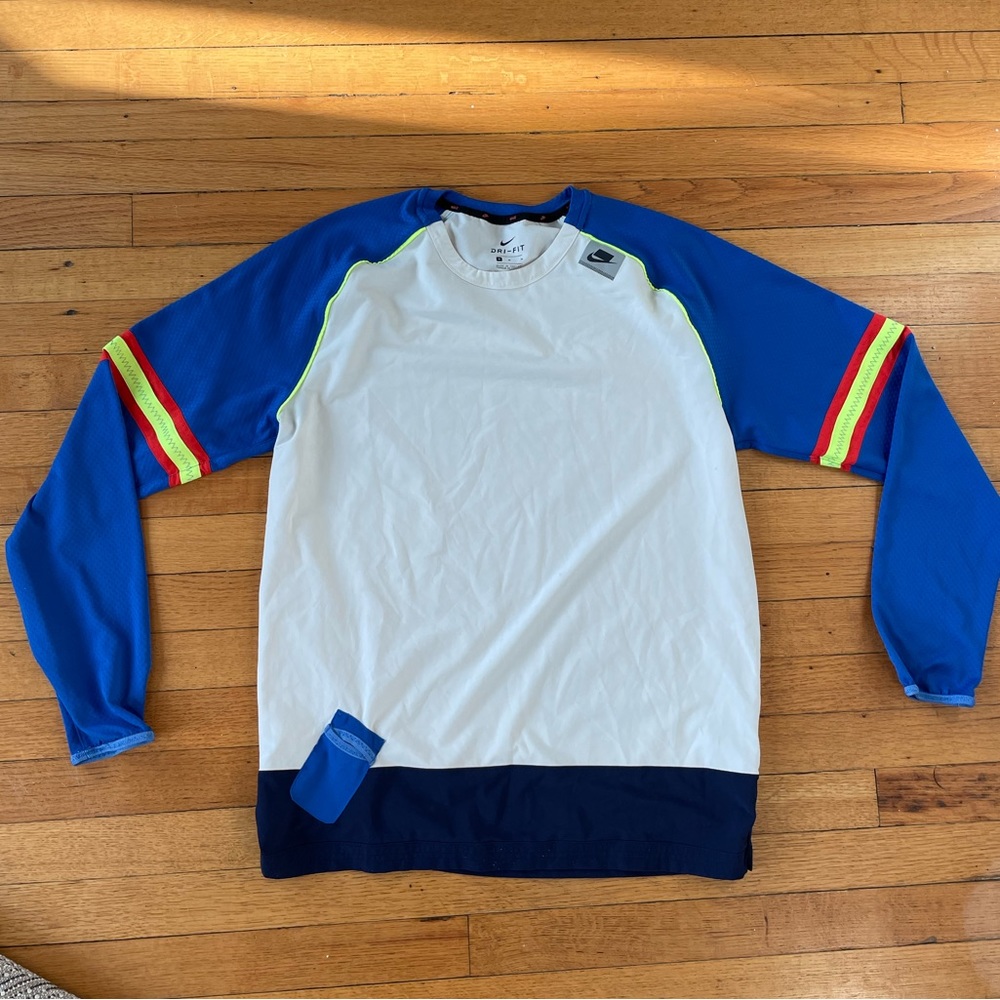 *Limited Edition* Nike long sleeve shirt (M)